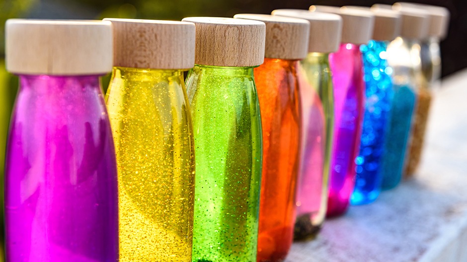 6 Ways to Make Curiosity-Building Sensory Bottles How to Make Sensory Bottles for Preschoolers and Older Kids - begin learning