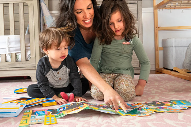 Mom helping with kindergarten reading comprehension Mom helping with kindergarten reading comprehension